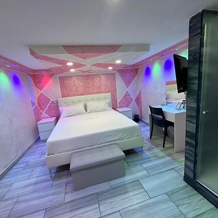 Clopat Vacanze2023 Hotel เนเปิลส์ ภายนอก รูปภาพ