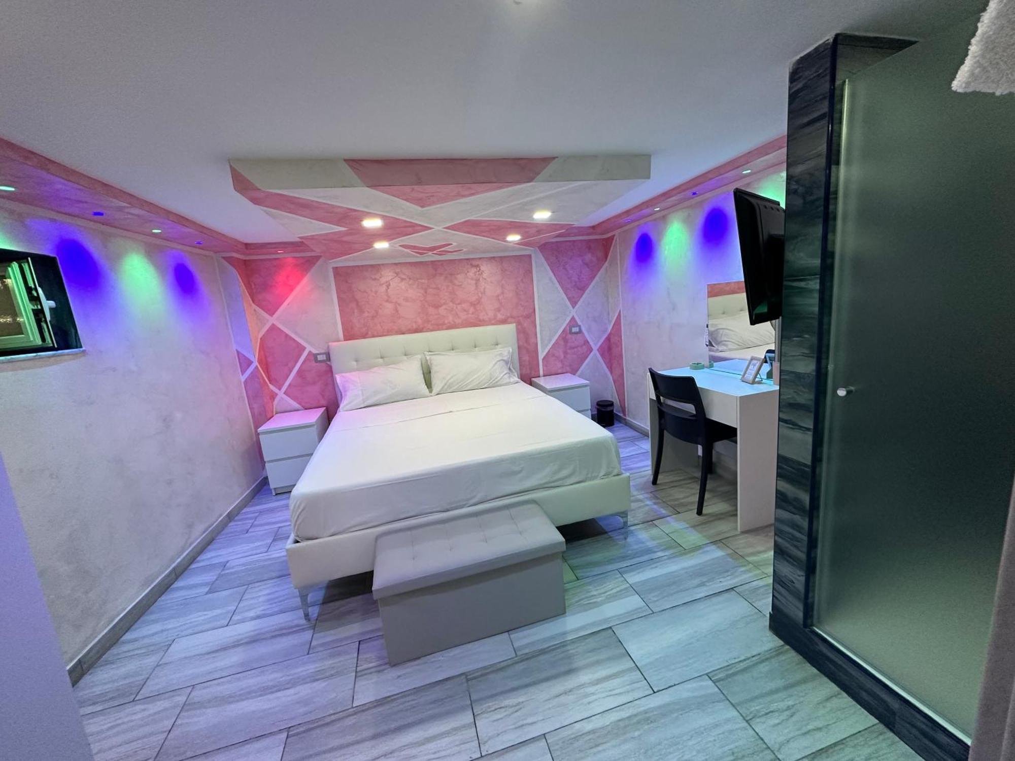 Clopat Vacanze2023 Hotel เนเปิลส์ ภายนอก รูปภาพ