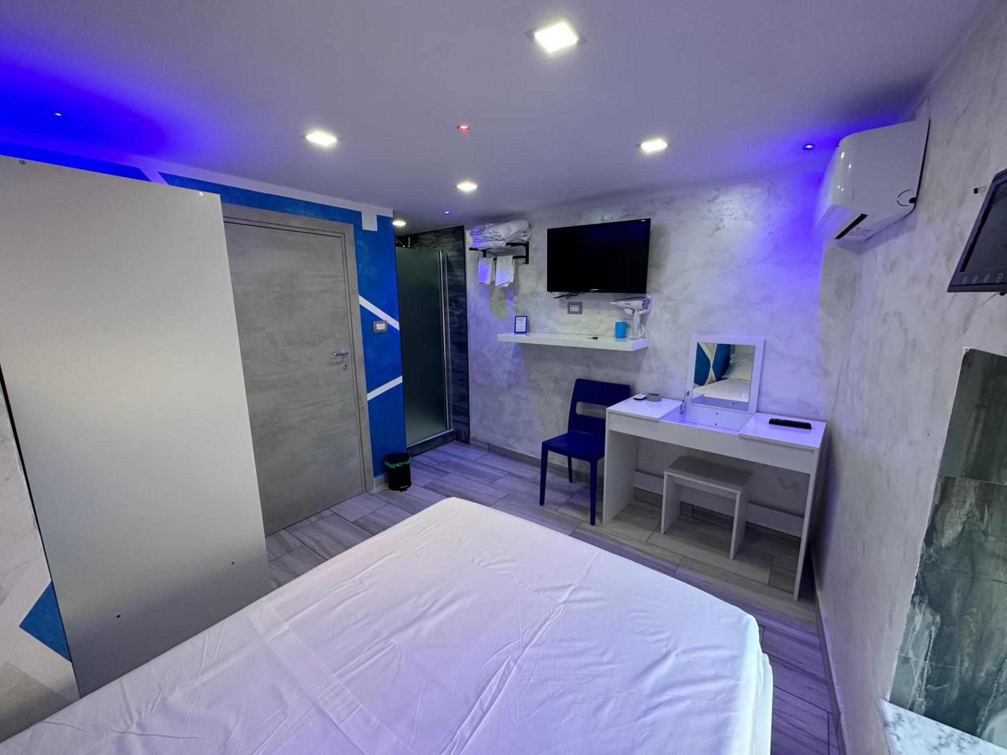Clopat Vacanze2023 Hotel เนเปิลส์ ภายนอก รูปภาพ