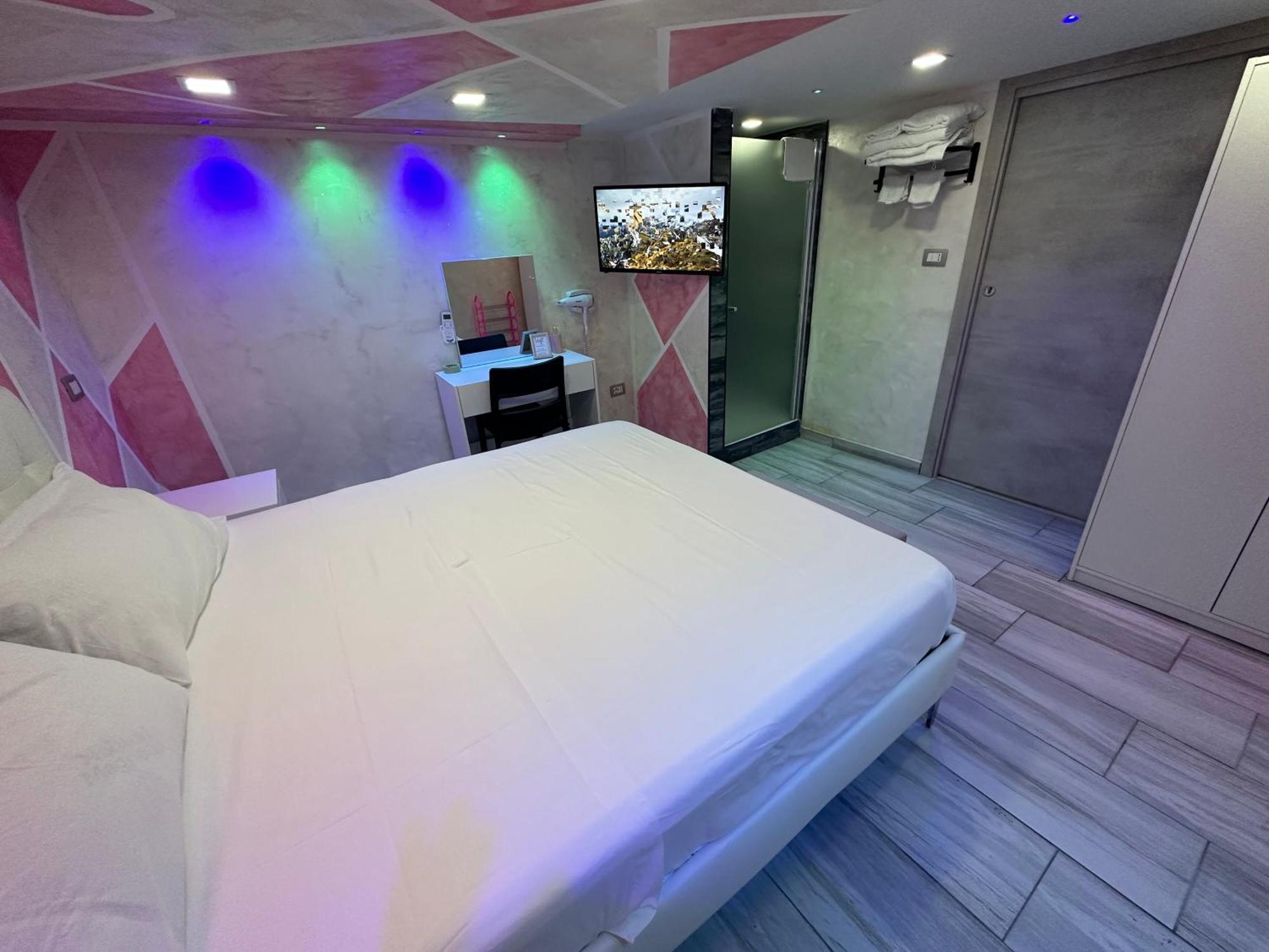 Clopat Vacanze2023 Hotel เนเปิลส์ ภายนอก รูปภาพ